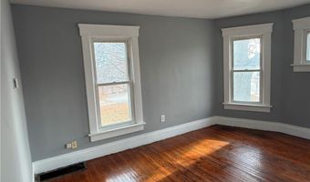 699 W Exchange St Up, Akron, OH 44302