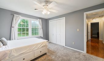 27 S Pond Cir, Cheshire, CT 06410