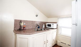 563 Aquidneck Ave, Middletown, RI 02842