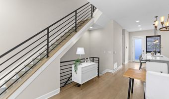 306 Neruda Ave, Columbus, OH 43215