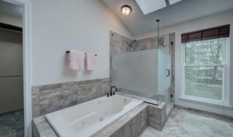 7010 GREEN SPRING Ln, Alexandria, VA 22306