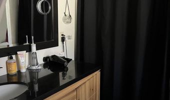 893 Foothill Dr, Apple Valley, UT 84737