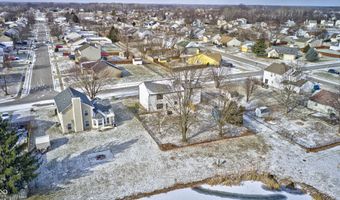 555 Hyannis Dr, Avon, IN 46123