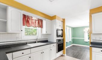 129 Cambridge Rd, Bedford, NH 03110