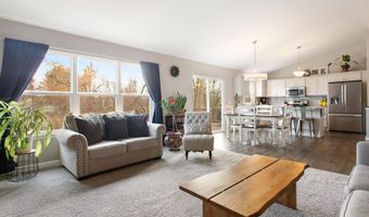 10902 Woodedge Dr, Allendale, MI 49401