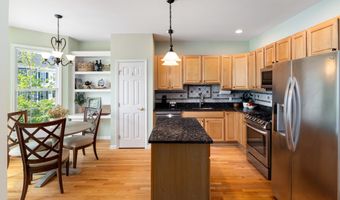 5 Brinscall Ct 5, Danbury, CT 06810