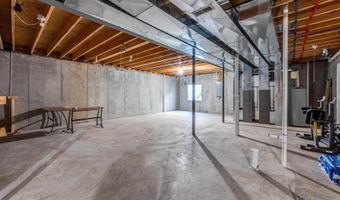 253 Village Creek Dr Dr, Ballwin, MO 63021