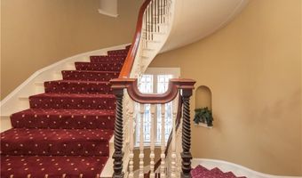 1 Oakwood Ter 7, Newport, RI 02840