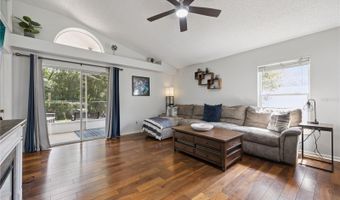 1047 ROYAL OAKS Dr, Apopka, FL 32703