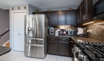 541 N 4th Ave, Addison, IL 60101
