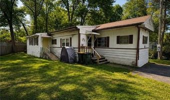 10 Woodridge Dr, Burrillville, RI 02839
