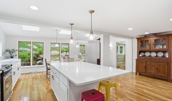 39 Ethan Allen Dr, Acton, MA 01720