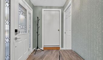 542 Main St, Hopkinton, RI 02833