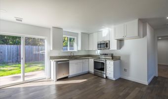 501 NORTH Ave, Bandon, OR 97411