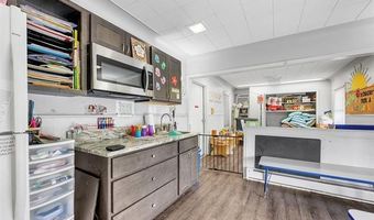 5043 Allen Rd, Allen Park, MI 48101