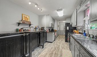 158 Woodstone Cir, Albany, GA 31701