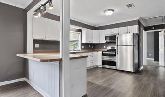 956 Old Spanish Trl, Bay St. Louis, MS 39520