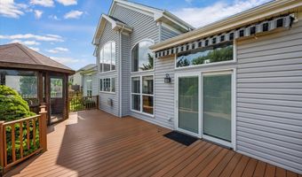 2317 Barrett Dr, Algonquin, IL 60102