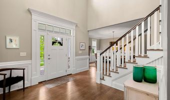 10 Lilac Ct, Bedford, NH 03110