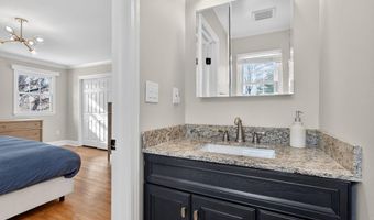 100 KNICKERBOCKER Dr, Belle Mead, NJ 08502