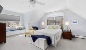 18 STARFISH Dr, Narragansett, RI 02882