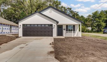 21 E Cofield St, Aurora, MO 65605