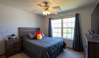 1211 10th Ave SE, Altoona, IA 50009