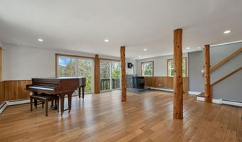 17 Croto Ln, Albany, NH 03818