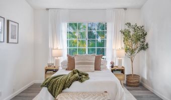 594 Mananai Pl 21T, Honolulu, HI 96818