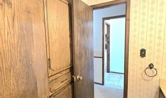 808 Cambridge Dr, Altus, OK 73521