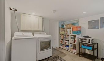 30 Boulevard, Middletown, RI 02842
