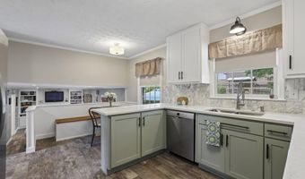 6879 Vic Ar Rd, Atlanta, GA 30360