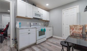 40 Cedar St, Johnston, RI 02919
