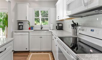 10 Muirfield Dr, Arden, NC 28704