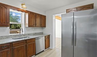 7025 Greenholly Dr, Affton, MO 63123