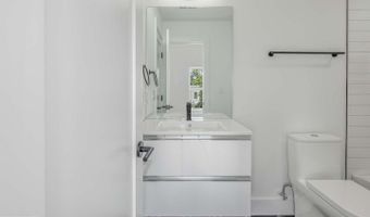 722 KENYON St NW #2, Washington, DC 20010