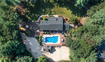 14 Bourget Ct, North Smithfield, RI 02896
