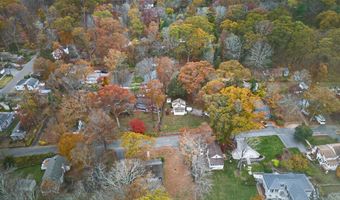 15 Hazen St, Chester, CT 06412