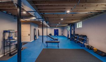 917 McDonald Dr, Amsterdam, NY 12070