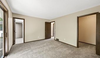 108 Hidden Meadow Rd, Apple Valley, MN 55124
