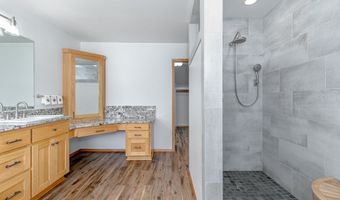 18949 SE TICKLE CREEK Rd, Boring, OR 97009