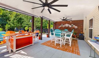 1388 Red Oak Plantation Dr, Ballwin, MO 63021