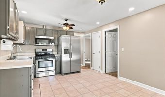 105 Branch Ave, Cumberland, RI 02864