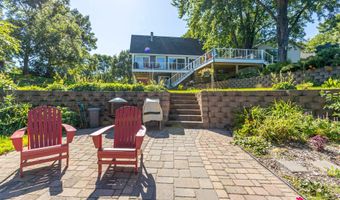 1301 Geneva Dr, Alexandria, MN 56308
