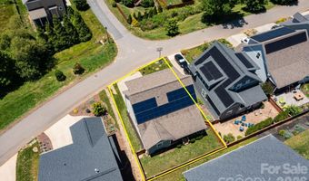 32 Greenwood Fields Dr, Asheville, NC 28804
