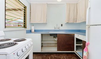 557 Maalo St, Kahului, HI 96732