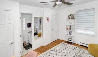 231 Maple Ave 102, Newport, RI 02840