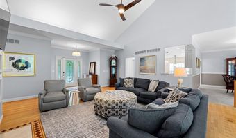 500 Terrington Dr, Ballwin, MO 63021