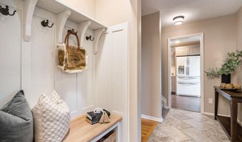 2174 Overlook Ct, Ann Arbor, MI 48103