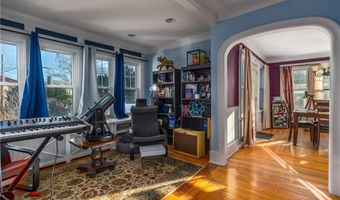 83 Lyndon Rd, Cranston, RI 02905